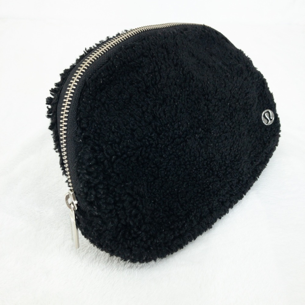 Lululemon Everywhere Fleece Belt Bag Womens OS Black Sherpa Waist Fanny Pack - Picture 3 of 16